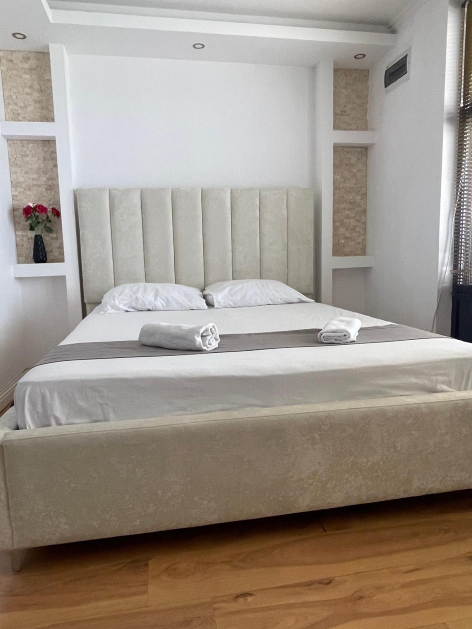 Days Inn Apartments Ulcinj Exteriör bild